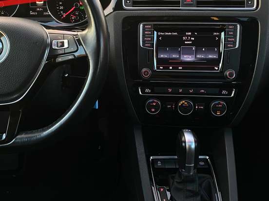 VOLKSWAGEN-JETTA-2.0 TSI HIGHLINE 211CV GASOLINA 4P TIPTRONIC VOLKSWAGEN-JETTA-2017