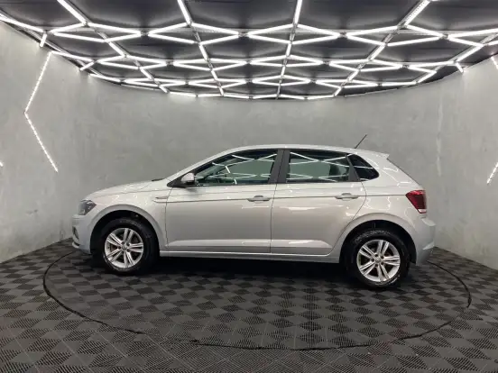 VOLKSWAGEN-POLO-1.0 200 TSI COMFORTLINE AUTOMÁTICO VOLKSWAGEN-POLO-2018