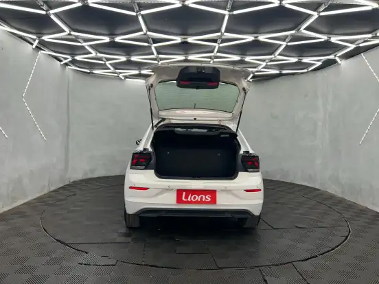 VOLKSWAGEN-POLO-2024