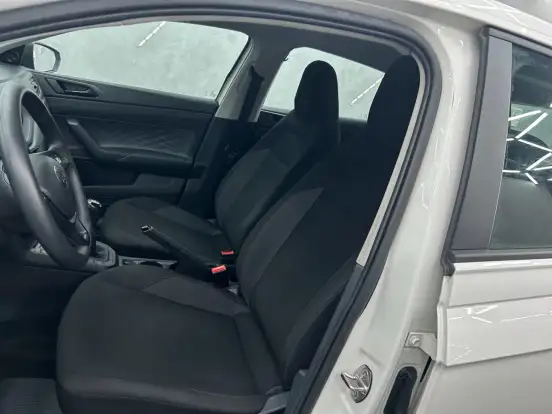 VOLKSWAGEN-POLO-2023