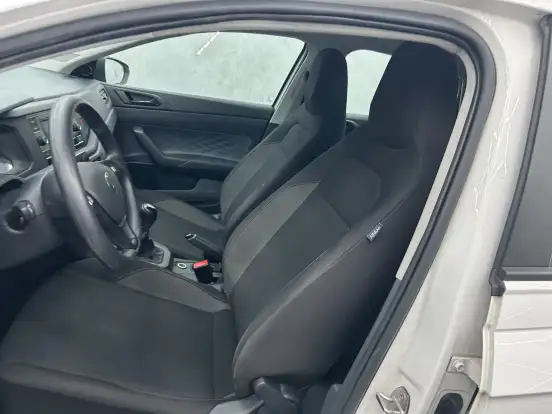VOLKSWAGEN-POLO-2023