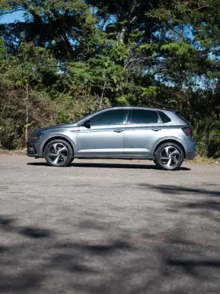 VOLKSWAGEN-POLO-2020
