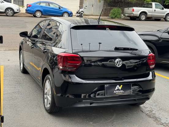 VOLKSWAGEN-POLO-2019