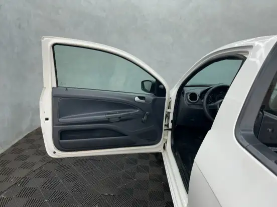 VOLKSWAGEN-SAVEIRO-1.6 MI STARTLINE CS 8V FLEX 2P MANUAL VOLKSWAGEN-SAVEIRO-2015