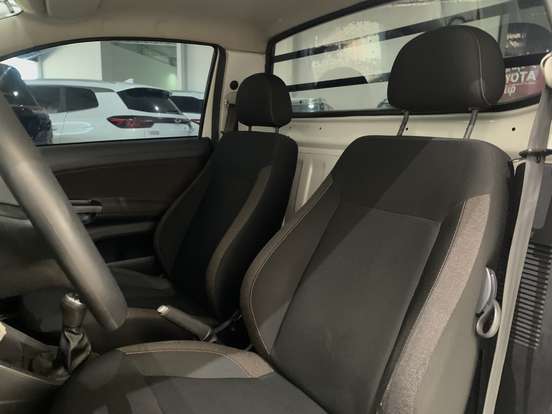 VOLKSWAGEN-SAVEIRO-2023