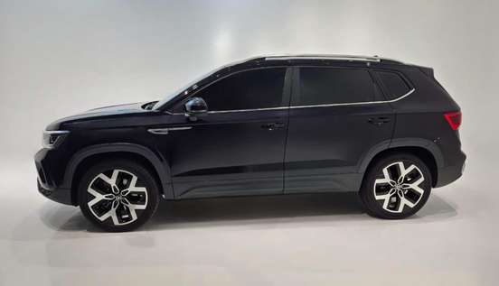 VOLKSWAGEN-TAOS-2023