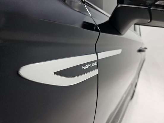 VOLKSWAGEN-TAOS-2023