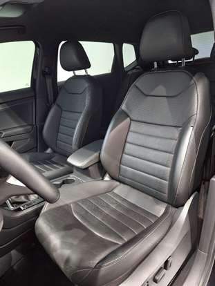 VOLKSWAGEN-TAOS-2023