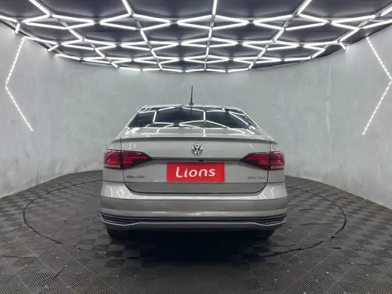 VOLKSWAGEN-VIRTUS-2021