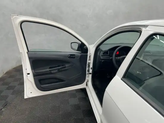 VOLKSWAGEN-VOYAGE-2023