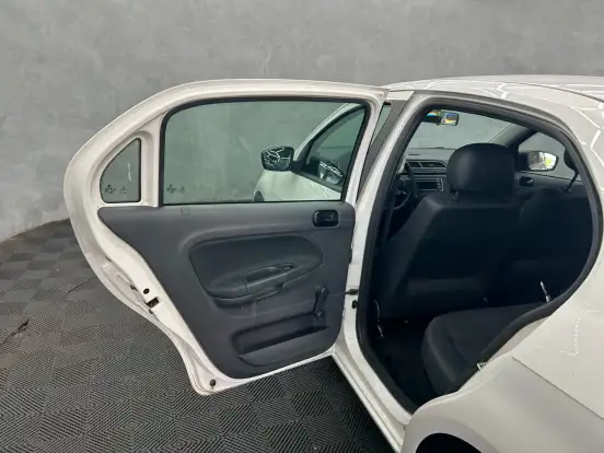 VOLKSWAGEN-VOYAGE-2023