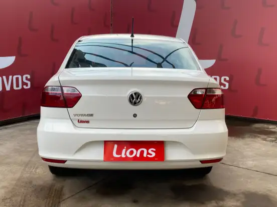 VOLKSWAGEN-VOYAGE-2018