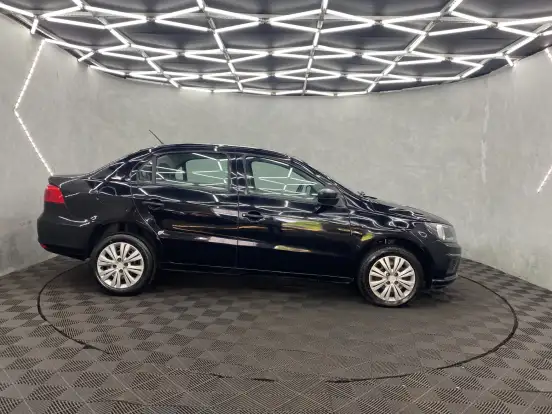 VOLKSWAGEN-VOYAGE-2021