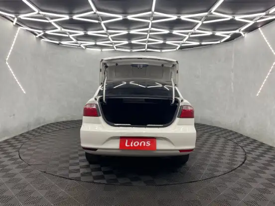 VOLKSWAGEN-VOYAGE-2022