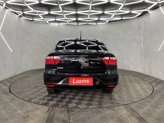 VOLKSWAGEN-VOYAGE-2021