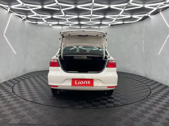 VOLKSWAGEN-VOYAGE-2022