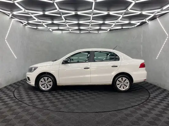 VOLKSWAGEN-VOYAGE-2022