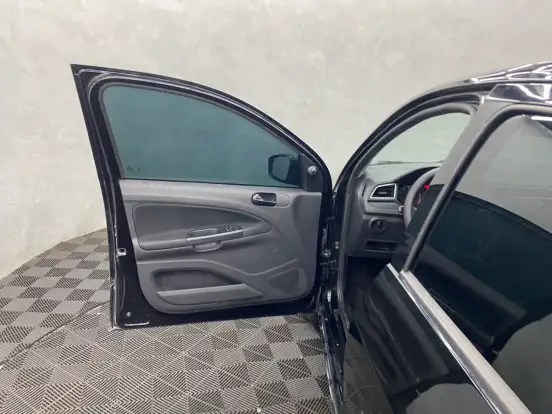 VOLKSWAGEN-VOYAGE-2021