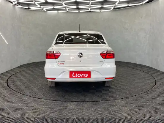 VOLKSWAGEN-VOYAGE-2018