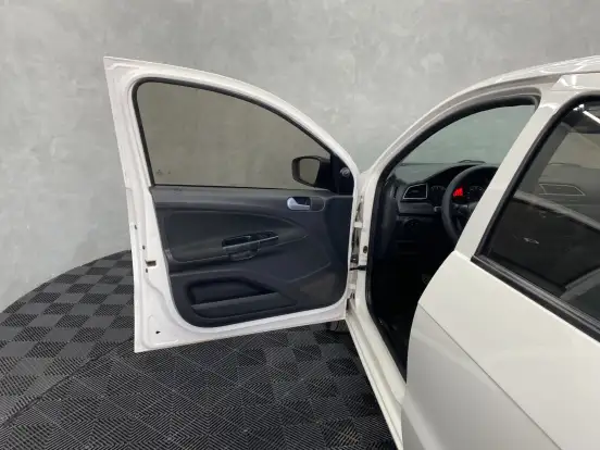 VOLKSWAGEN-VOYAGE-1.6 MSI TOTALFLEX TRENDLINE 4P MANUAL VOLKSWAGEN-VOYAGE-2018