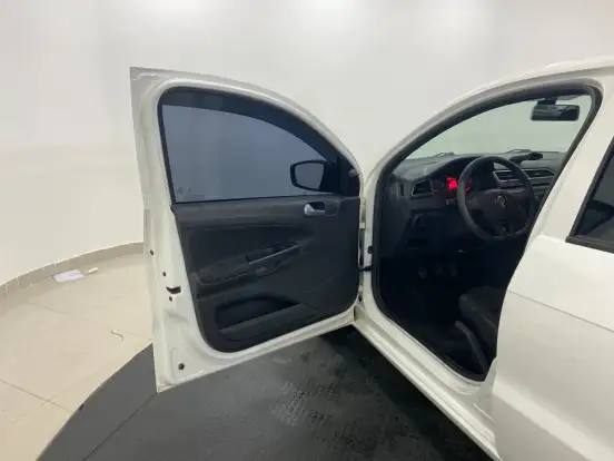 VOLKSWAGEN-VOYAGE-2018