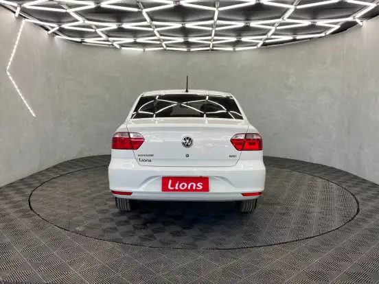 VOLKSWAGEN-VOYAGE-2018