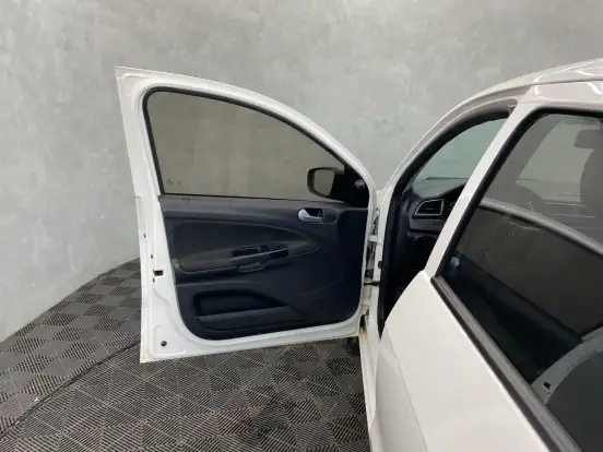 VOLKSWAGEN-VOYAGE-1.6 MSI TOTALFLEX TRENDLINE 4P MANUAL VOLKSWAGEN-VOYAGE-2018