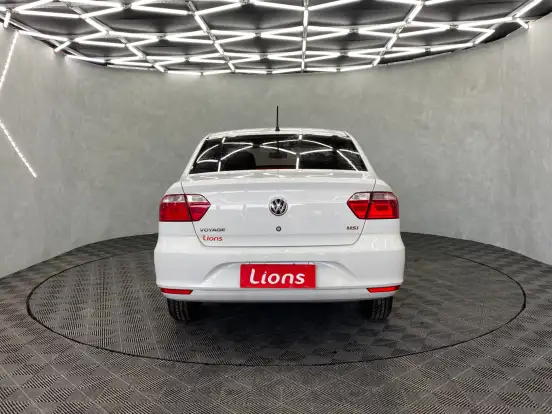 VOLKSWAGEN-VOYAGE-2018