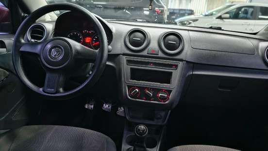 VOLKSWAGEN-VOYAGE-2013