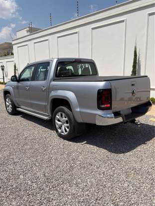 VOLKSWAGEN-AMAROK-2025