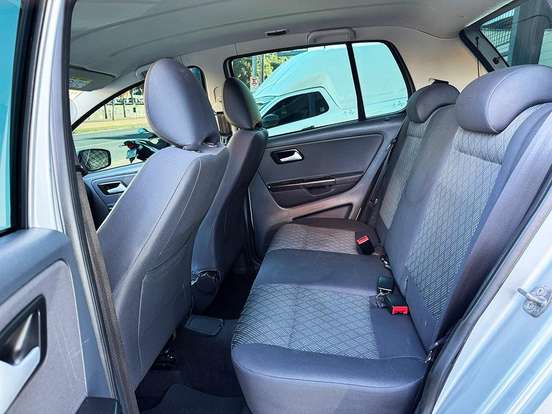VOLKSWAGEN-FOX-2016