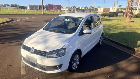 VOLKSWAGEN-FOX-2012