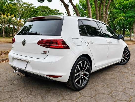 VOLKSWAGEN-GOLF-1.4 TSI HIGHLINE 16V GASOLINA 4P AUTOMÁTICO VOLKSWAGEN-GOLF-2014