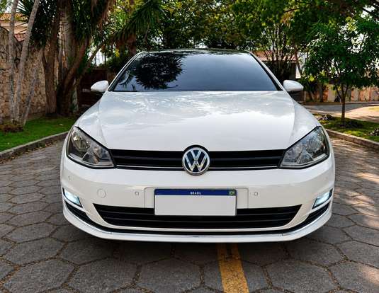 VOLKSWAGEN-GOLF-1.4 TSI HIGHLINE 16V GASOLINA 4P AUTOMÁTICO VOLKSWAGEN-GOLF-2014
