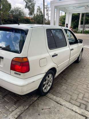 VOLKSWAGEN-GOLF-1995