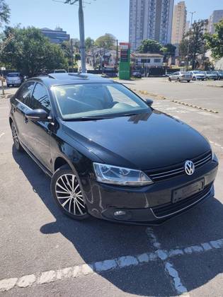 VOLKSWAGEN JETTA 2.0 TSI HIGHLINE 211CV GASOLINA 4P TIPTRONIC