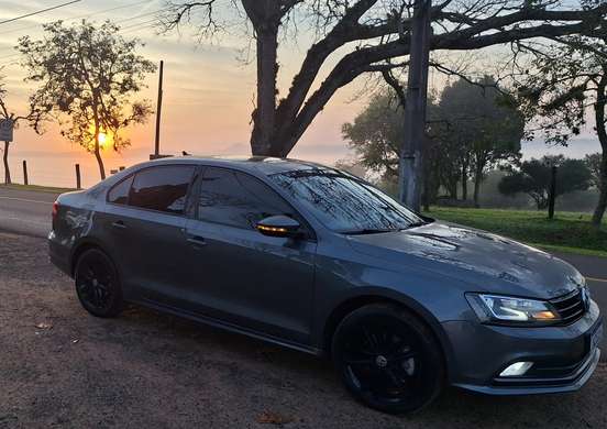 VOLKSWAGEN-JETTA-2015