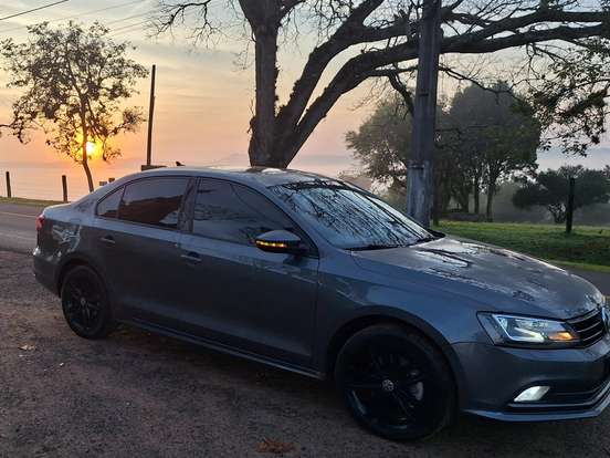 VOLKSWAGEN-JETTA-2.0 TSI HIGHLINE 211CV GASOLINA 4P TIPTRONIC VOLKSWAGEN-JETTA-2015