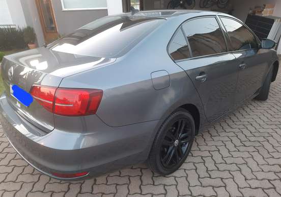 VOLKSWAGEN-JETTA-2015
