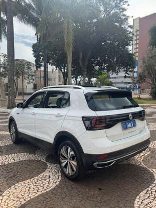 VOLKSWAGEN-T-CROSS-1.4 250 TSI TOTAL FLEX HIGHLINE AUTOMÁTICO VOLKSWAGEN-T-CROSS-2019