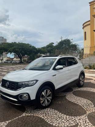 VOLKSWAGEN-T-CROSS-2019