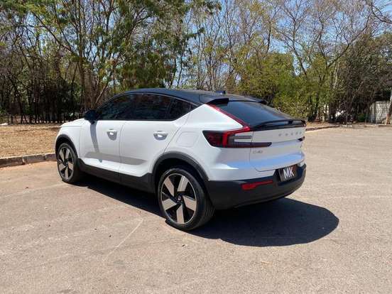 VOLVO-C40-2022