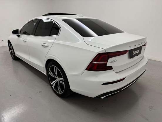 VOLVO-S60-2019