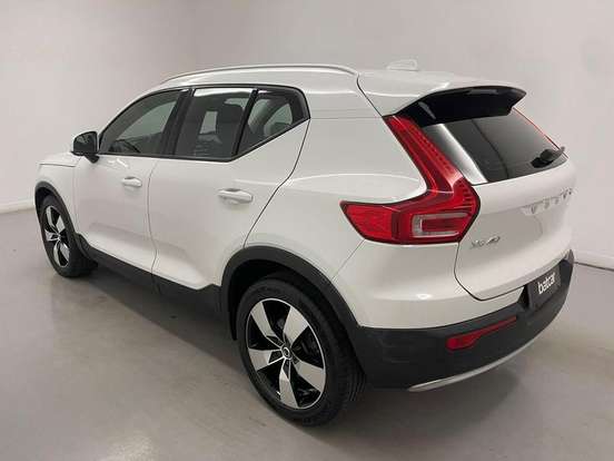 VOLVO-XC40-2.0 T5 GASOLINA MOMENTUM AWD GEARTRONIC VOLVO-XC40-2018