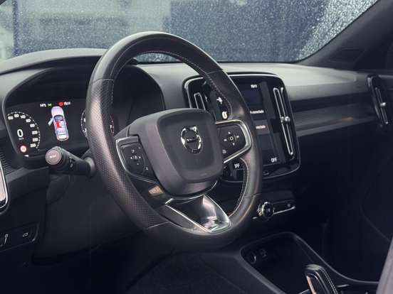 VOLVO-XC40-2.0 T5 GASOLINA R-DESIGN AWD GEARTRONIC VOLVO-XC40-2019