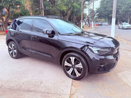 VOLVO-XC40-2022