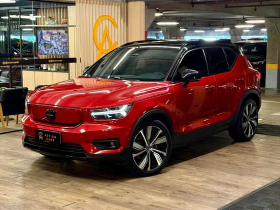 VOLVO-XC40-2021
