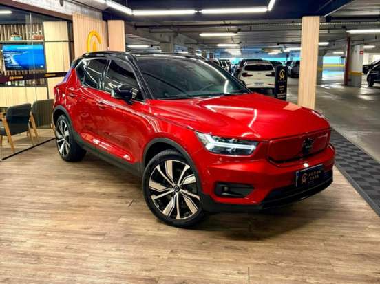 VOLVO-XC40-2021