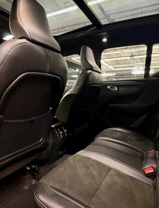 VOLVO-XC40-2021