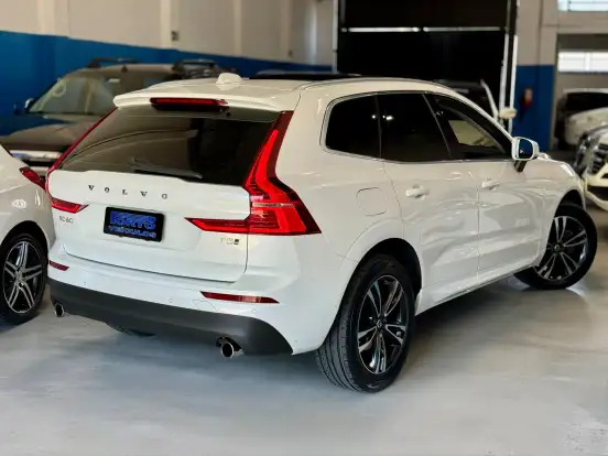 VOLVO-XC60-2.0 T5 GASOLINA MOMENTUM AWD GEARTRONIC VOLVO-XC60-2019